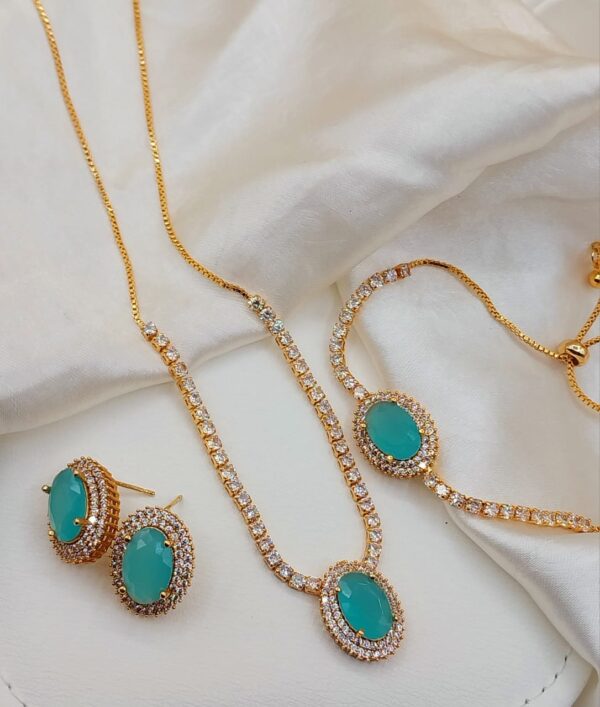 Elegant China Gold-Plated Locket Set – Timeless Charm at an Unbeatable Price - Image 10
