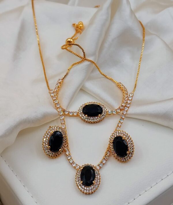 Elegant China Gold-Plated Locket Set – Timeless Charm at an Unbeatable Price - Image 6
