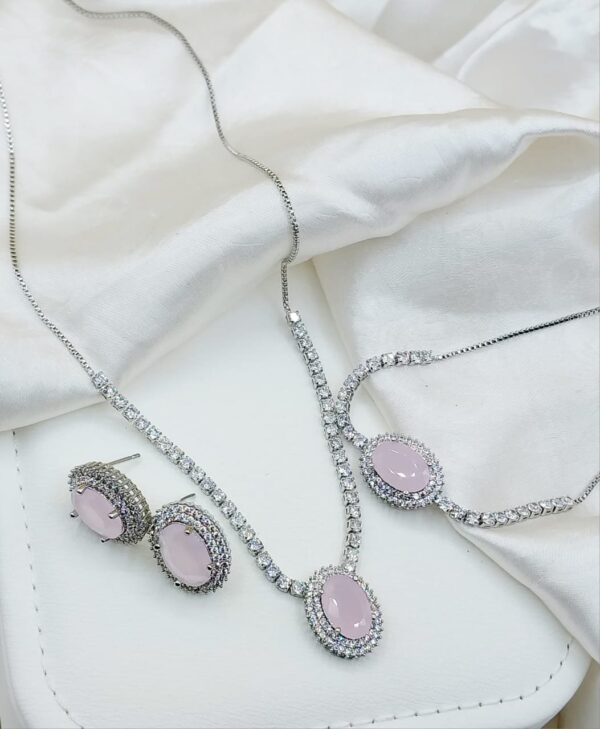 Elegant China Gold-Plated Locket Set – Timeless Charm at an Unbeatable Price - Image 11