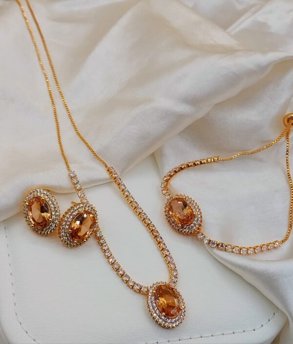 Elegant China Gold-Plated Locket Set – Timeless Charm at an Unbeatable Price - Image 3