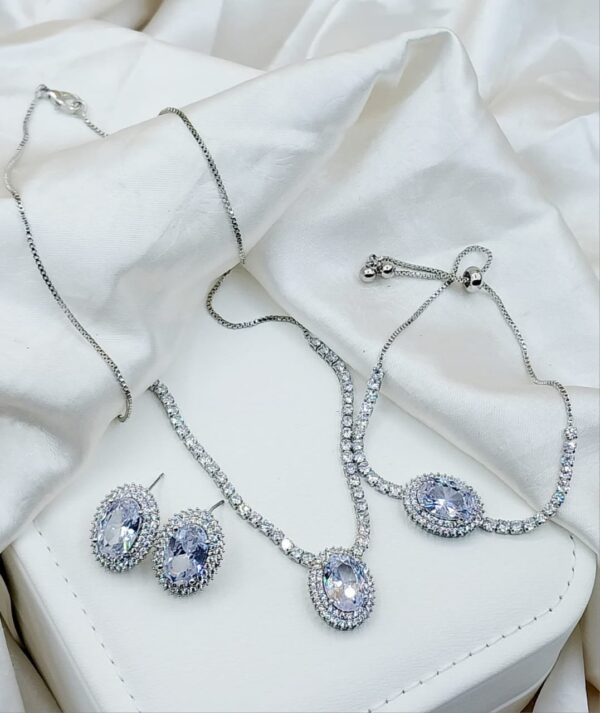 Elegant China Gold-Plated Locket Set – Timeless Charm at an Unbeatable Price - Image 5