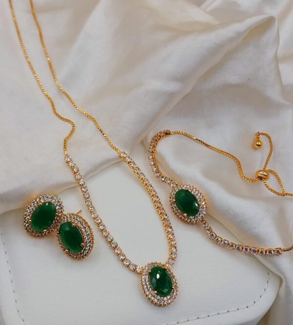 Elegant China Gold-Plated Locket Set – Timeless Charm at an Unbeatable Price - Image 9
