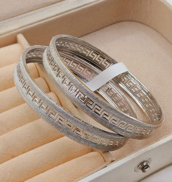 Elegant China Gold-Plated Two-Piece Bangle Set – Perfect Fit & Style - Image 3