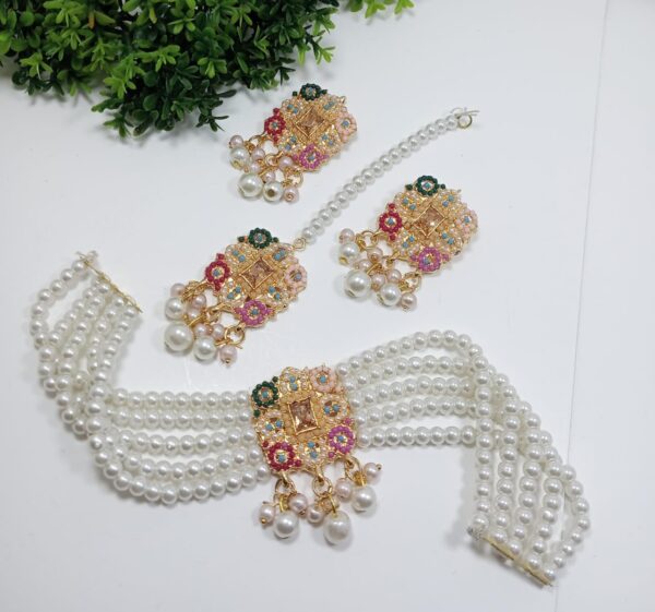 Chic & Elegant No-Ratan Choker Set – Stylish Multi-Color Designs