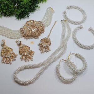 Radiate Royalty – Golden Farshi Kundan Choker & Pearl Mala Set