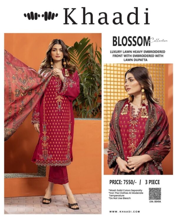 Blossom Lawn 3-Piece Suit – Elegant Embroidery with Chiffon Dupatta