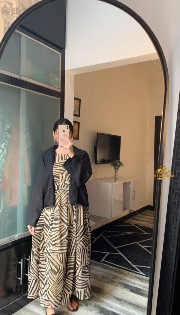 Elegant Coati Style 2-Piece Set with Floral Chiffon Frock - Image 3