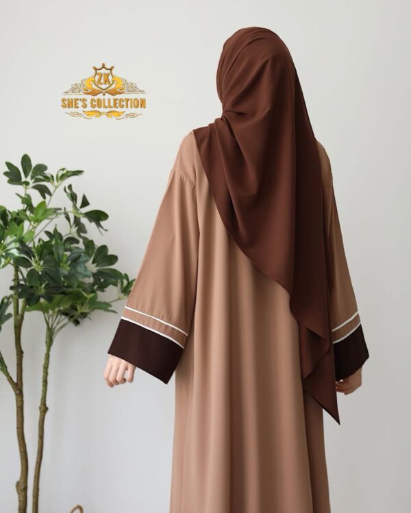 Elegant Crown Abaya with Matching Stoller – Comfortable Style in Three Sizes