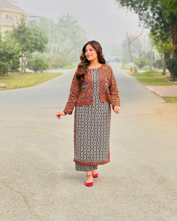 Elegant Ajrak Koti Digital Printed 3-Piece Summer Suit - Image 2