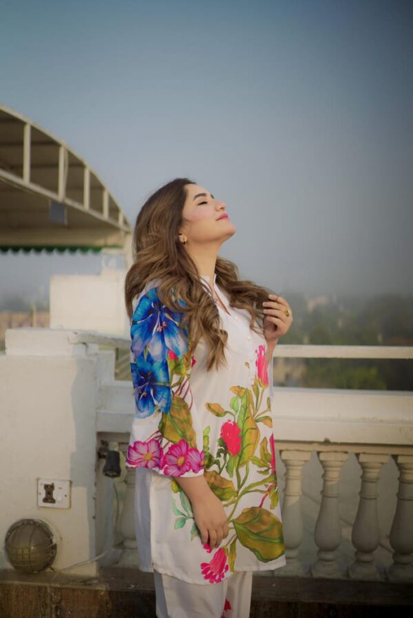 Stylish Printed 2-Piece Outfit – Comfortable and Trendy CRAP Lawn Fabric – Limited Stock! - Image 2